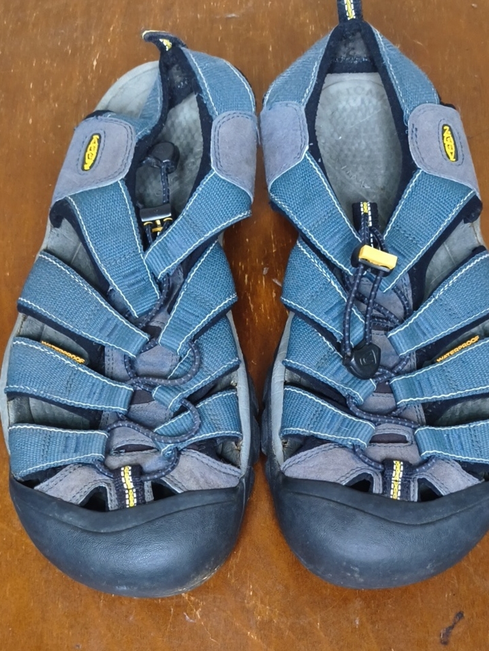 Keen Men's Size 11 Navy Blue and Gray Closed-Toe Sandals Anti Oder Waterproof AW
